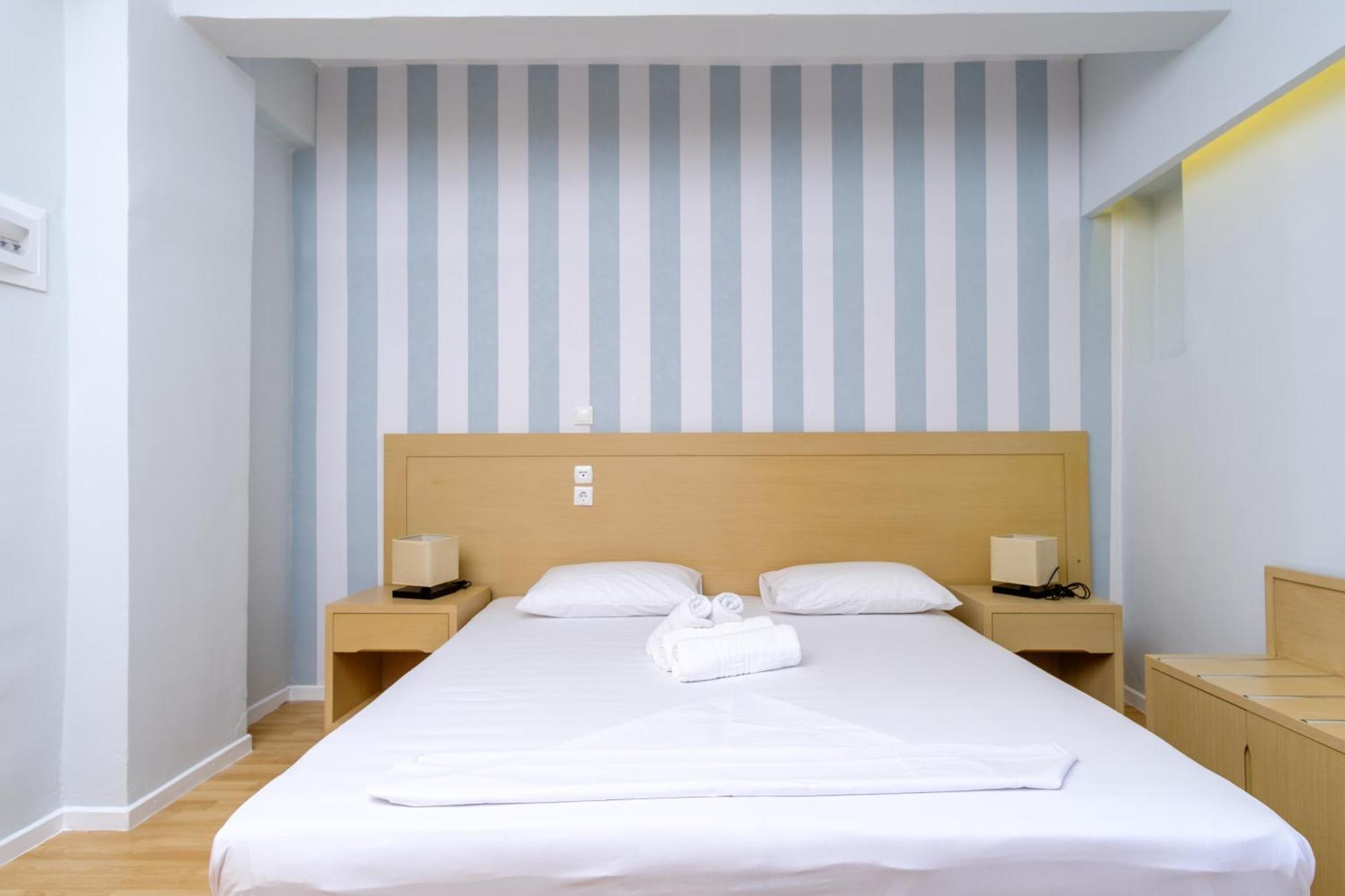 Aphrodite Hotel Syros Kini Exteriör bild