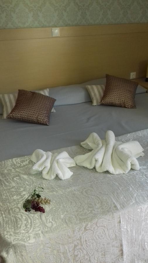 Aphrodite Hotel Syros Kini Exteriör bild