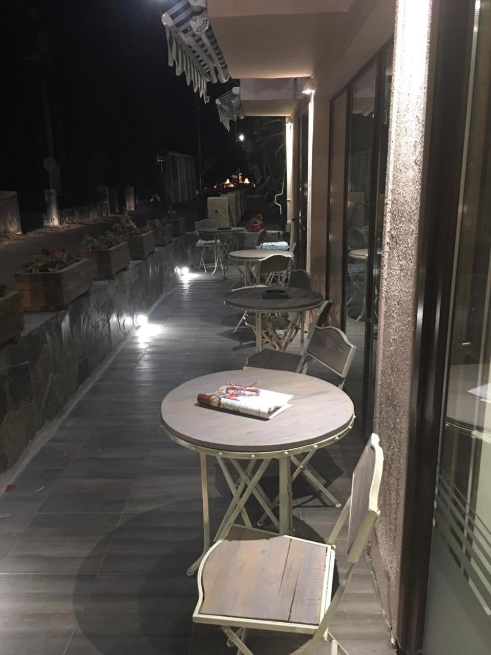 Aphrodite Hotel Syros Kini Exteriör bild